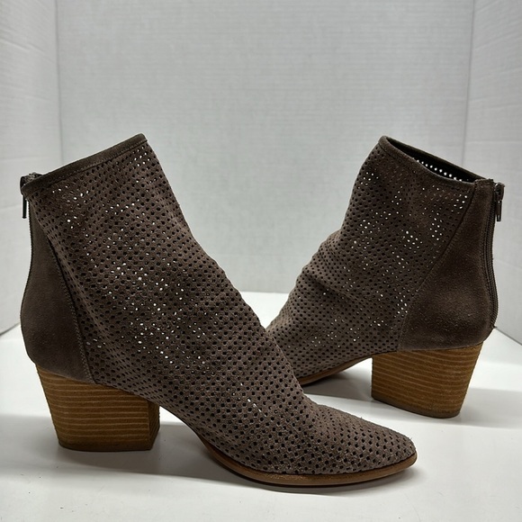 Jeffrey Campbell Jenelle Boots Heeled Ankle Booties Laser Cut Suede Tan Size 9.5 - Picture 6 of 12